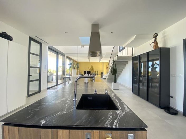 Image No.29-4 Bed Villa for sale