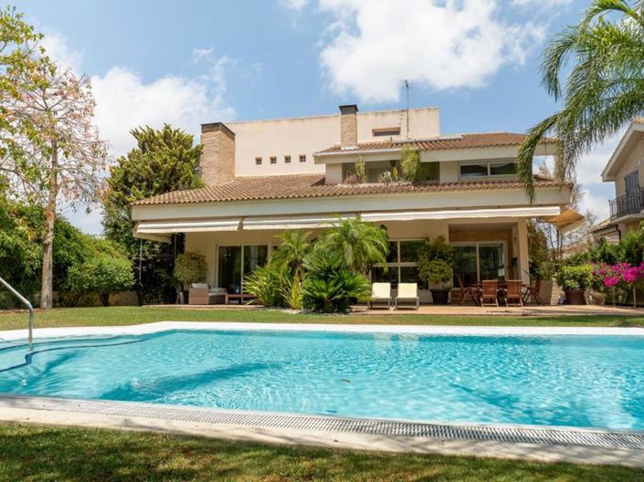 Image No.1-4 Bed Villa for sale