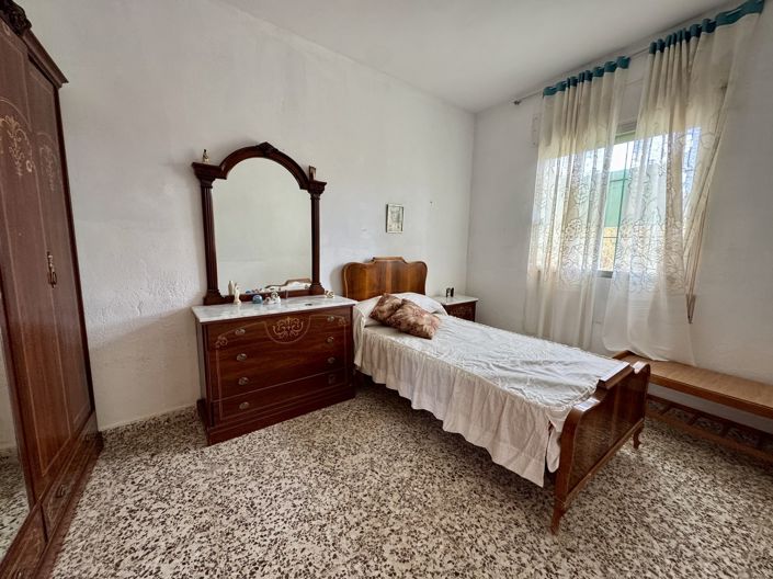 Image No.9-3 Bed Country House for sale