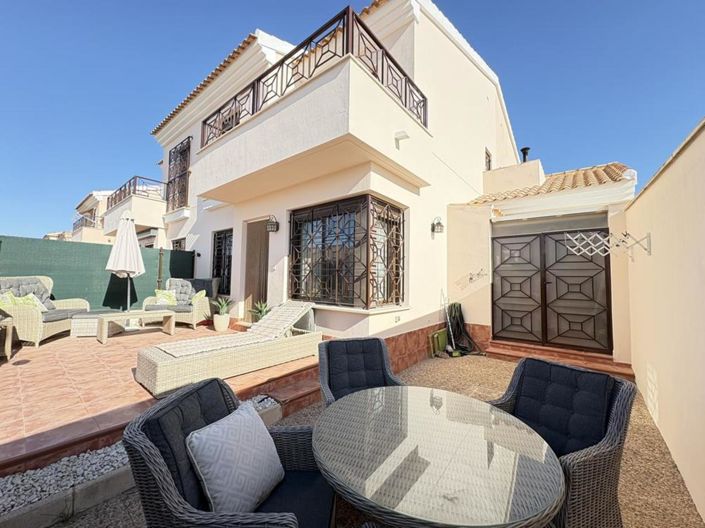 Image No.1-3 Bed Townhouse for sale