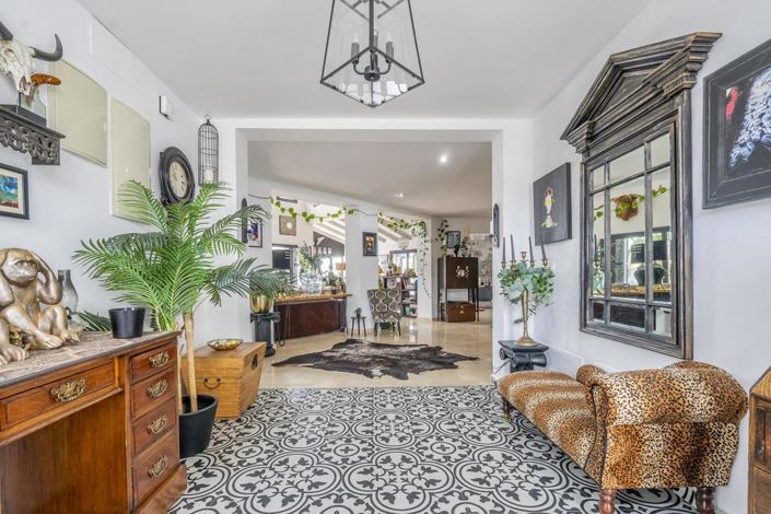 Image No.18-5 Bed Villa for sale