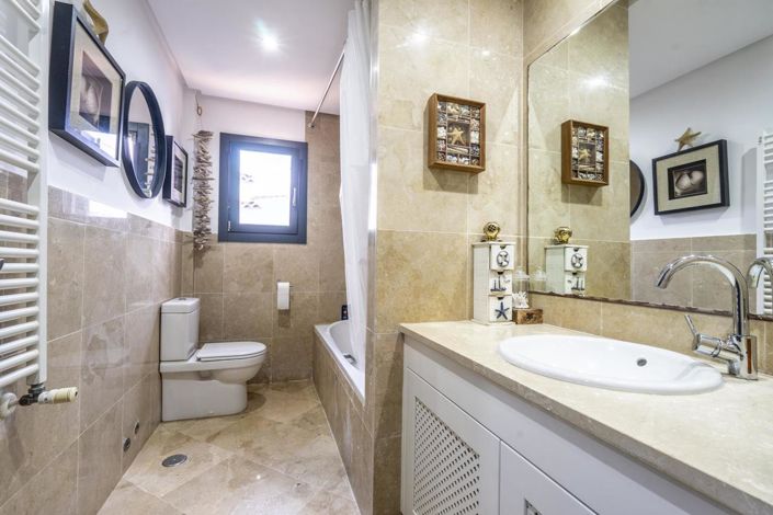 Image No.43-5 Bed Villa for sale