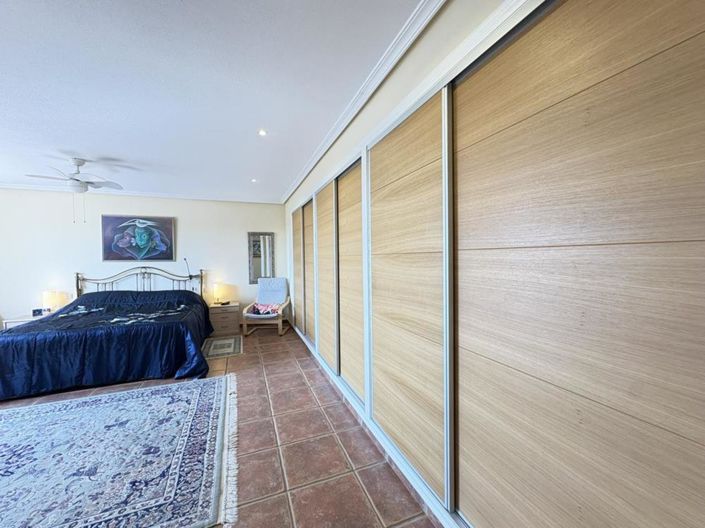 Image No.41-4 Bed Finca for sale