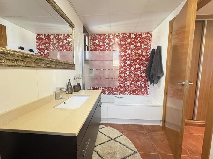 Image No.33-3 Bed Villa for sale