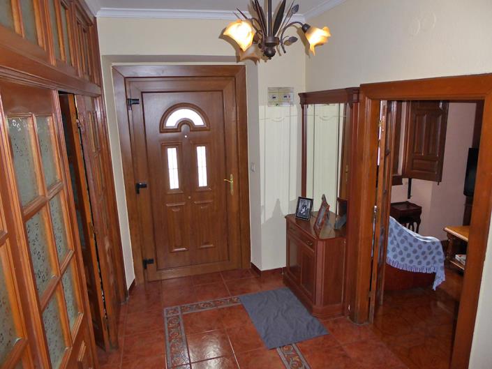 Image No.11-9 Bed Semi-Detached for sale