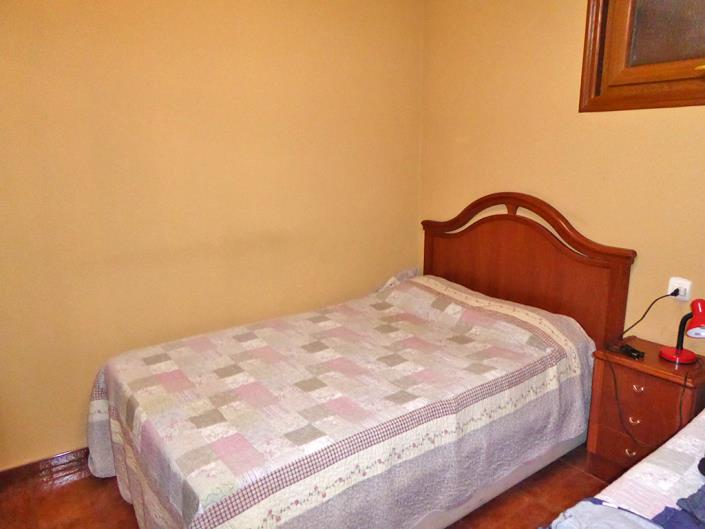 Image No.15-9 Bed Semi-Detached for sale