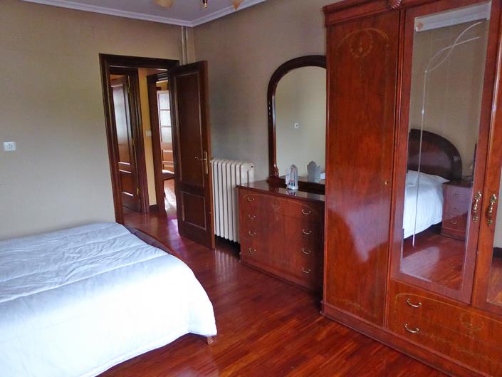 Image No.29-9 Bed Semi-Detached for sale