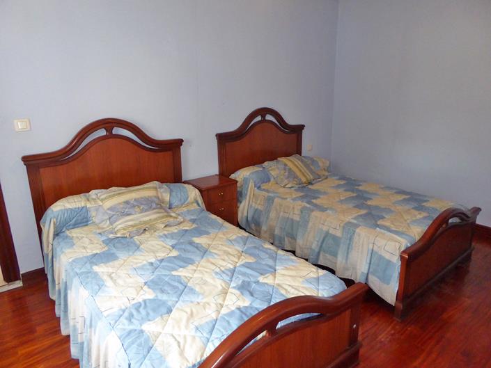 Image No.33-9 Bed Semi-Detached for sale