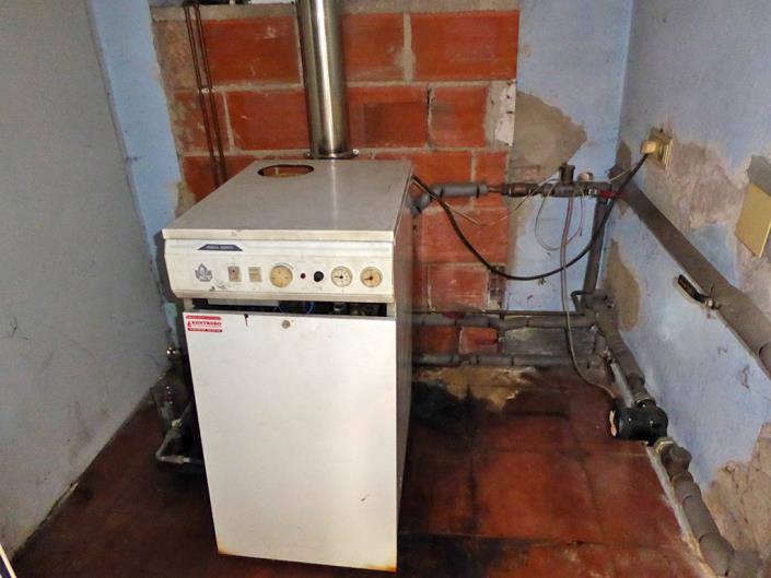 Image No.54-9 Bed Semi-Detached for sale