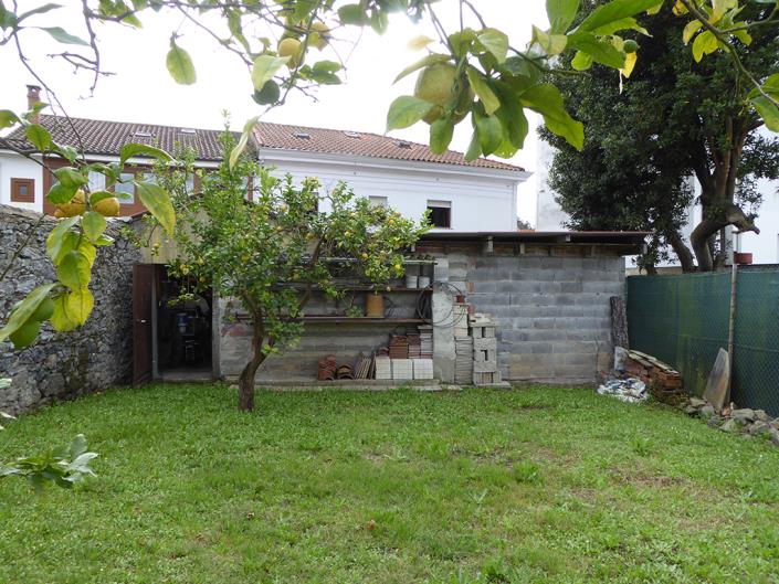 Image No.55-9 Bed Semi-Detached for sale