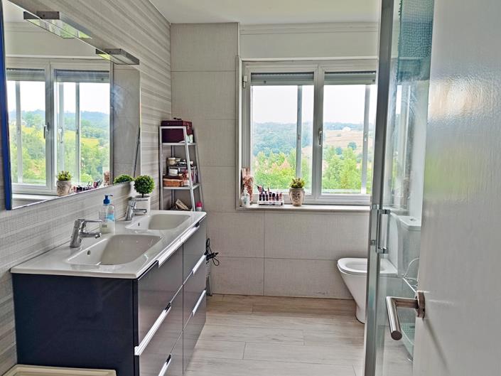 Image No.20-Commercial de 14 chambres à vendre à Grado