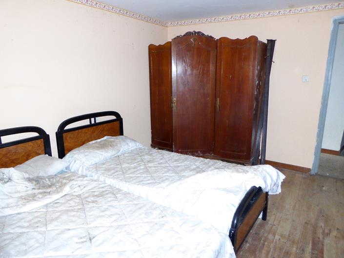 Image No.18-3 Bed Country Property for sale