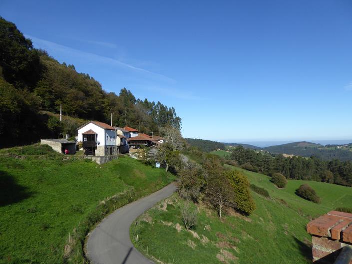 Image No.2-3 Bed Country Property for sale