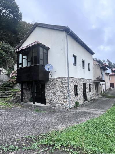 Image No.12-3 Bed Country Property for sale