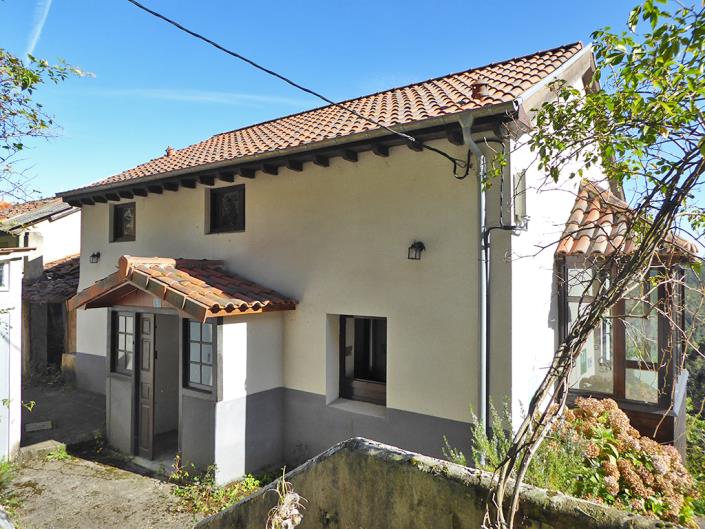 Image No.29-3 Bed Country Property for sale