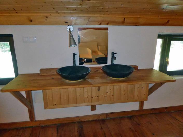 Image No.50-3 Bed Country Property for sale