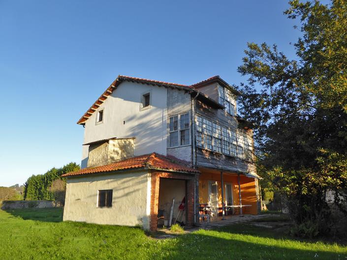 Image No.3-Maison de ville de 9 chambres à vendre à Castrillón