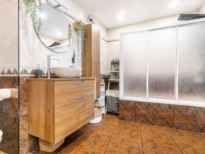 Image No.24-4 Bed Village House for sale