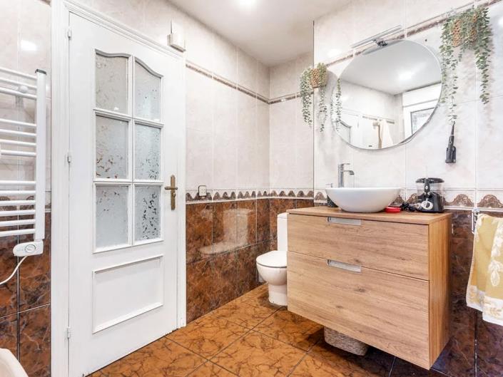 Image No.25-4 Bed Village House for sale