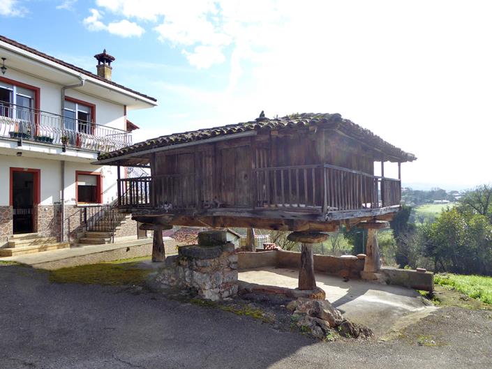 Image No.2-4 Bed Country Property for sale