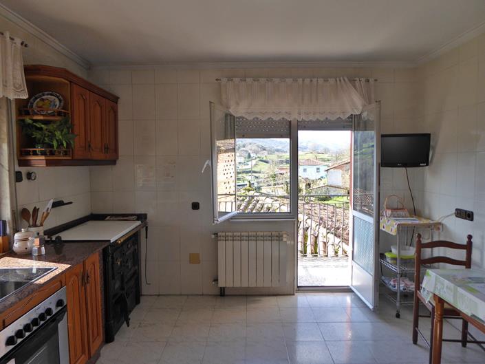 Image No.17-4 Bed Country Property for sale