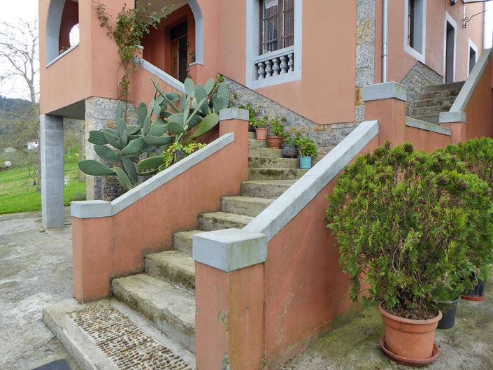 Image No.4-5 Bed Country House for sale