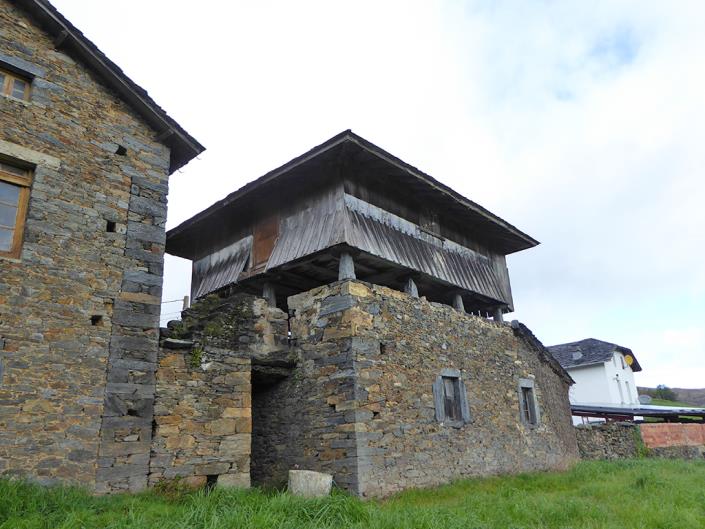 Image No.2-5 Bed Country Property for sale