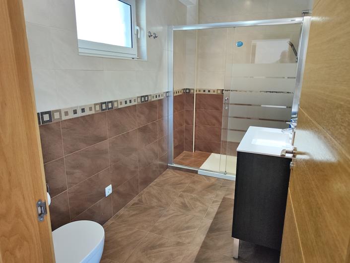 Image No.20-3 Bed Country Property for sale