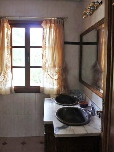 Image No.15-5 Bed Country Property for sale