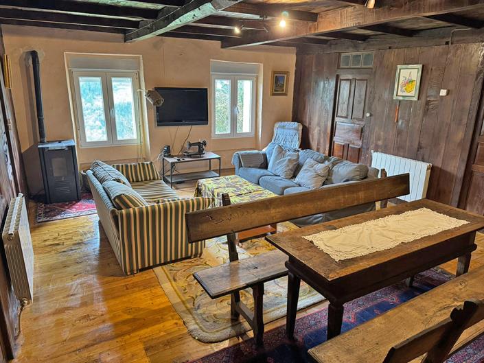 Image No.7-4 Bed Country Property for sale