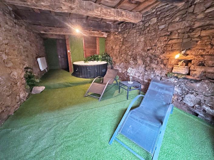 Image No.19-4 Bed Country Property for sale