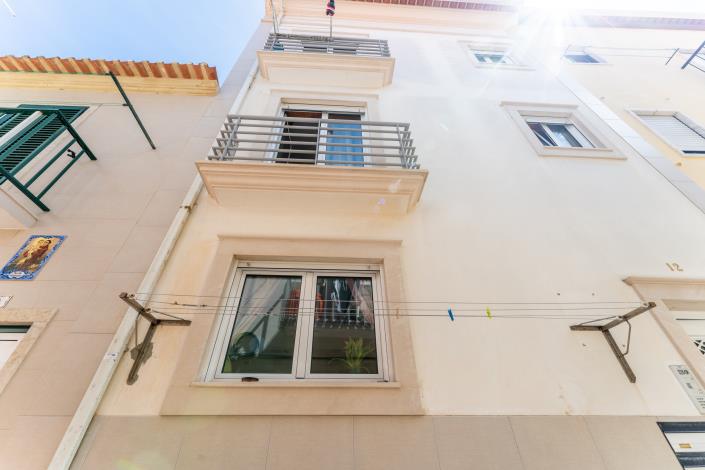 Image No.10-1 Bed Apartment for sale