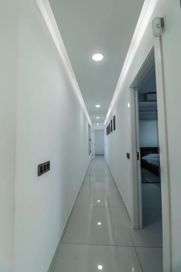 Image No.17-7 Bed Villa / Detached for sale