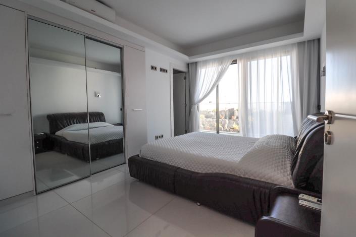 Image No.18-7 Bed Villa / Detached for sale