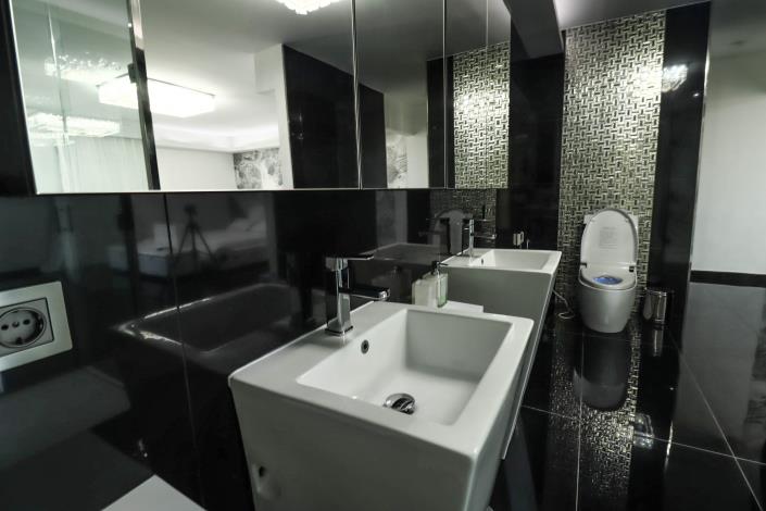 Image No.33-7 Bed Villa / Detached for sale