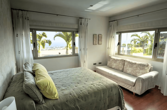 Image No.19-4 Bed Chalet for sale