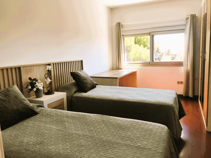 Image No.22-4 Bed Chalet for sale