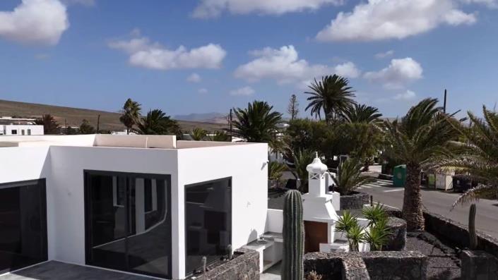 Image No.6-3 Bed Chalet for sale