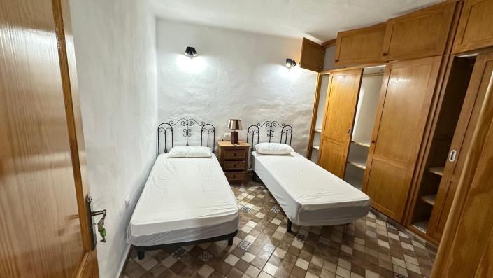 Image No.15-6 Bed Chalet for sale