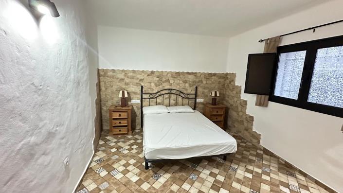 Image No.17-6 Bed Chalet for sale