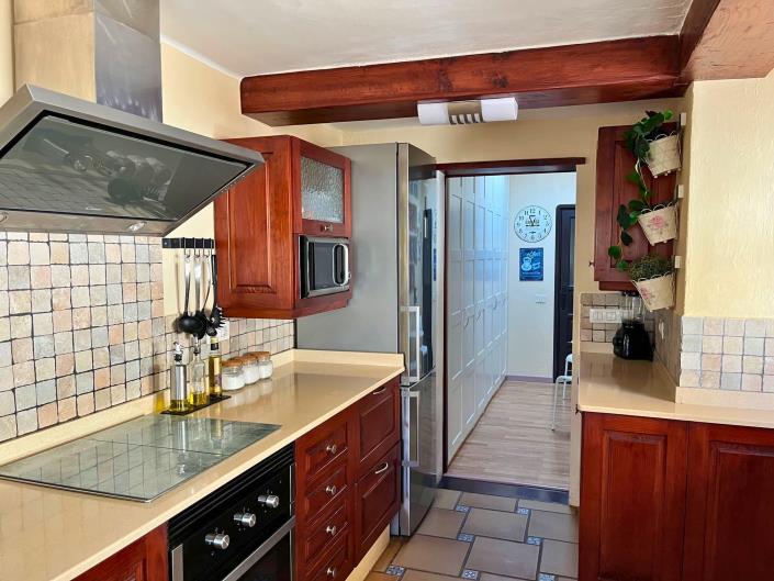 Image No.26-4 Bed Chalet for sale