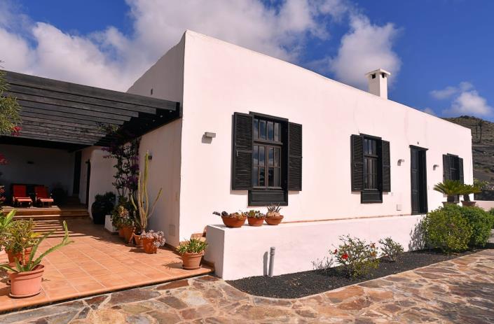 Image No.2-4 Bed House/Villa for sale