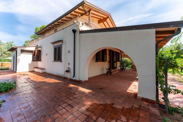 Image No.28-Villa de 4 chambres à vendre à Campofelice di Roccella