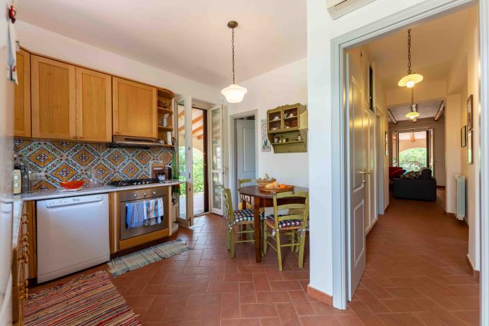 Image No.32-Villa de 4 chambres à vendre à Campofelice di Roccella