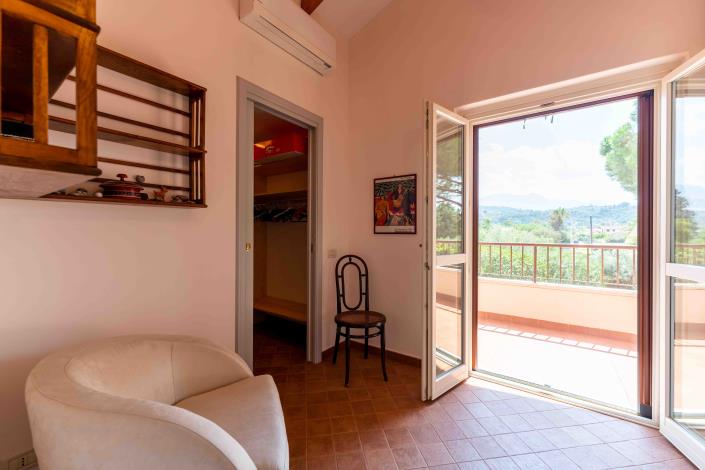 Image No.57-Villa de 4 chambres à vendre à Campofelice di Roccella