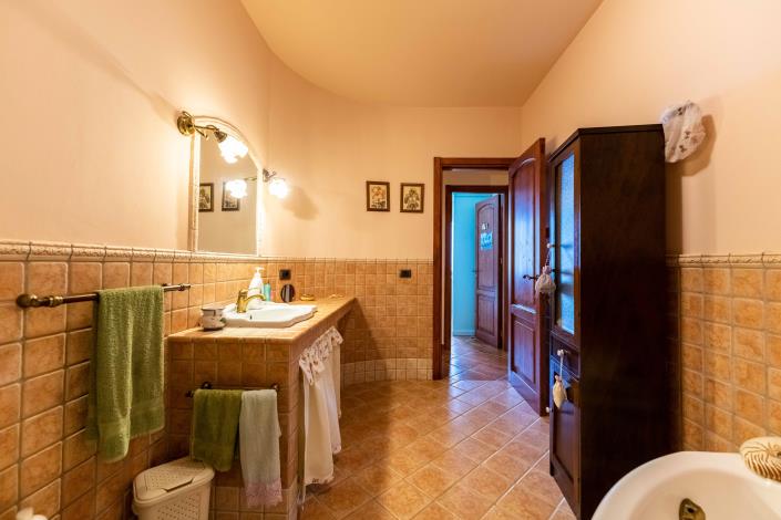 Image No.18-5 Bed Villa for sale