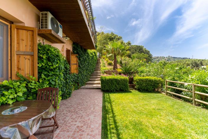 Image No.36-5 Bed Villa for sale