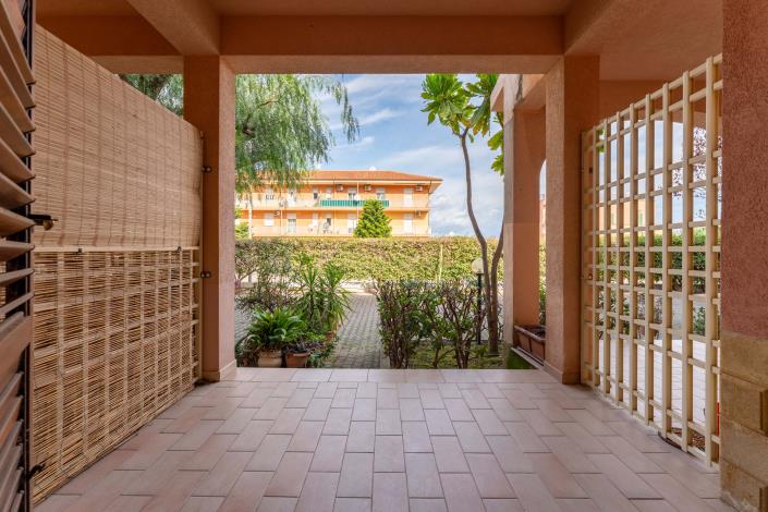 Image No.6-2 Bed House/Villa for sale