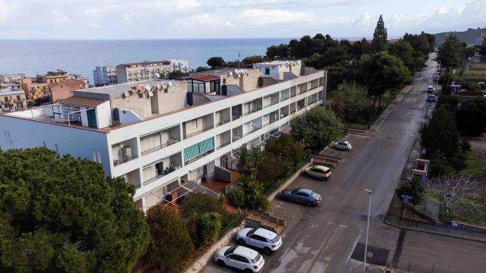 Image No.10-1 Bed Apartment for sale