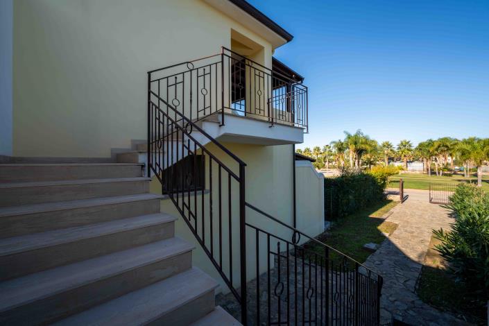 Image No.11-3 Bed Villa / Detached for sale